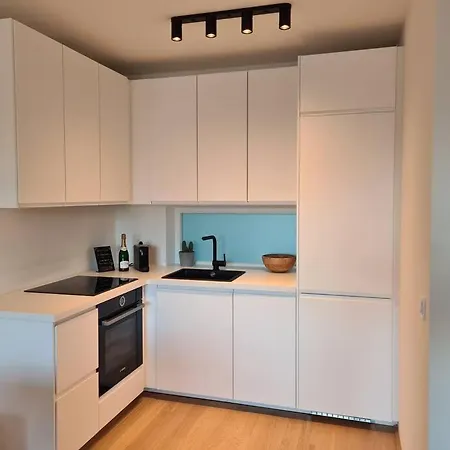 Neu, Zentral, Schoen, Bergblick, Suedterrasse Lägenhet *